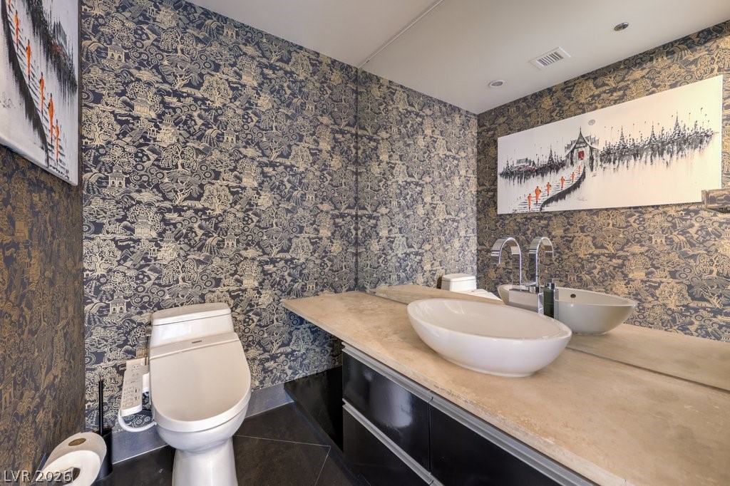 3722 Las Vegas Boulevard 907