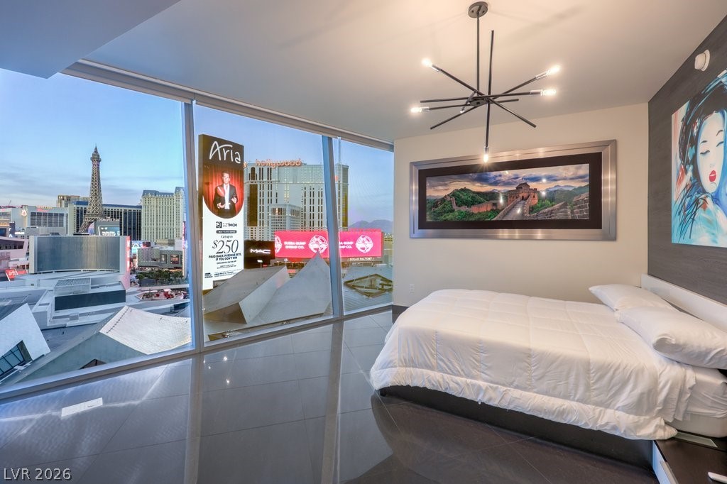 3722 Las Vegas Boulevard 907