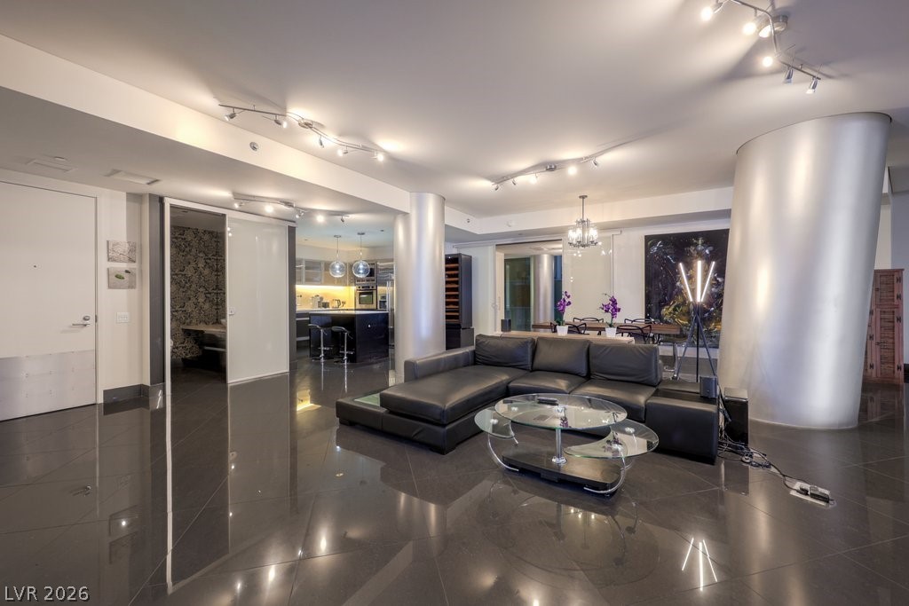 3722 Las Vegas Boulevard 907