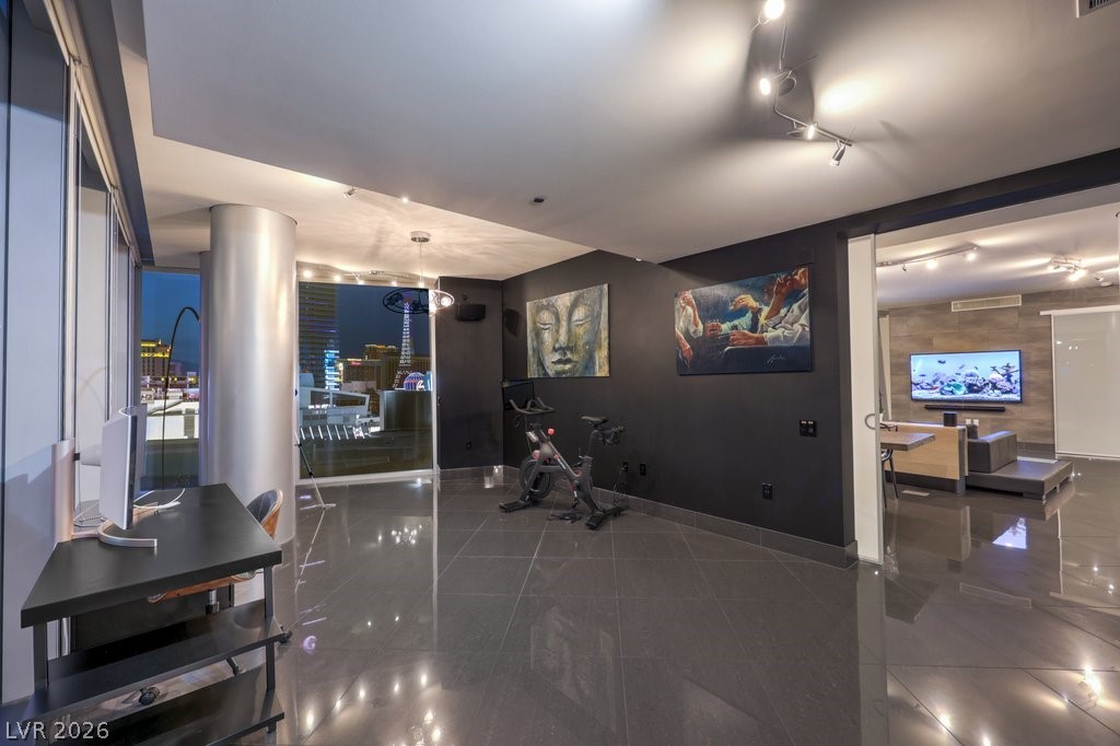 3722 Las Vegas Boulevard 907