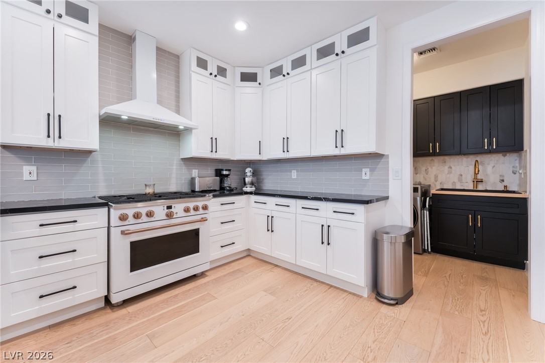 1920 Summer Palm Place 103