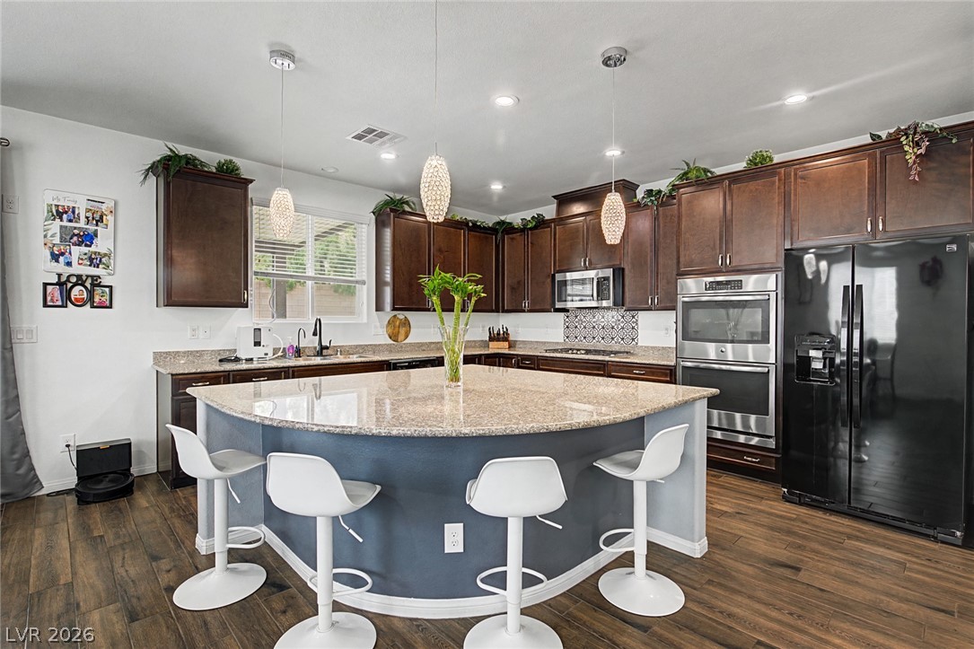 9565 Vital Crest Street