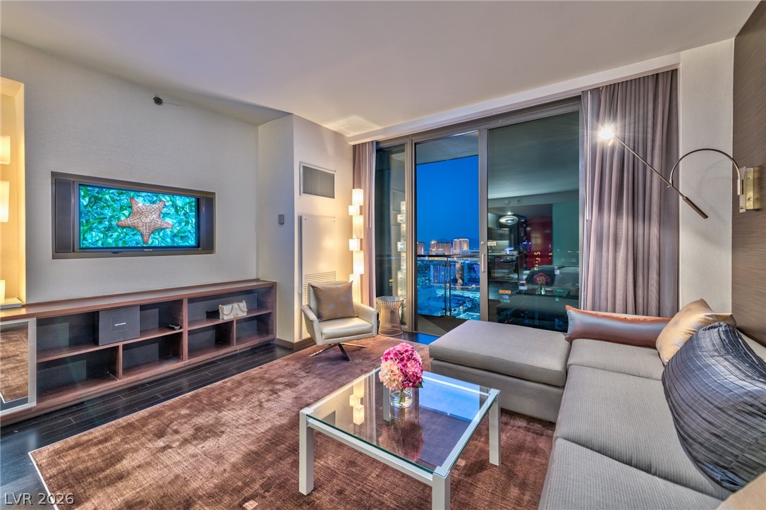 4381 West Flamingo Road 3904