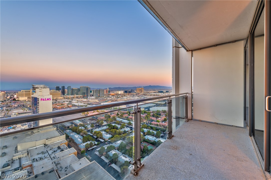 4381 West Flamingo Road 3904