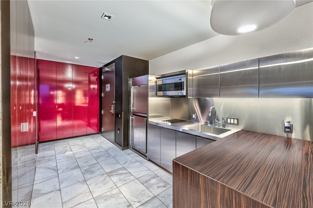 4381 West Flamingo Road 3904