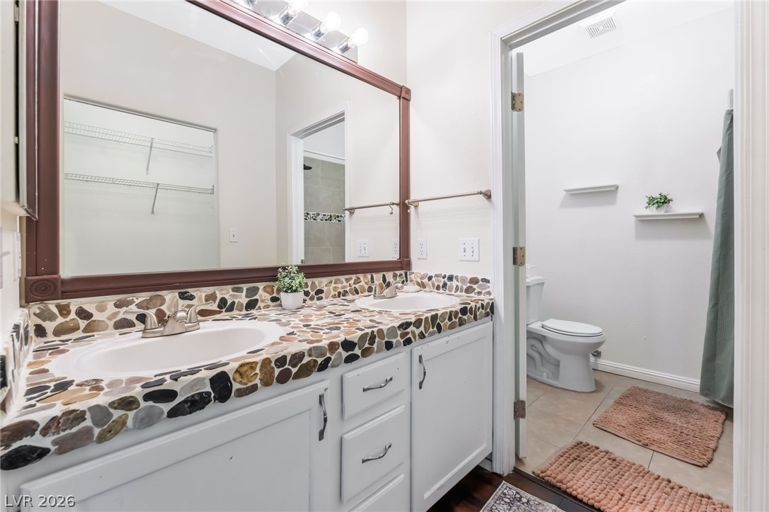 900 Heavenly Hills Court 213
