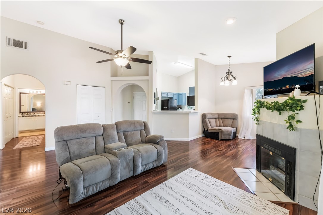 900 Heavenly Hills Court 213