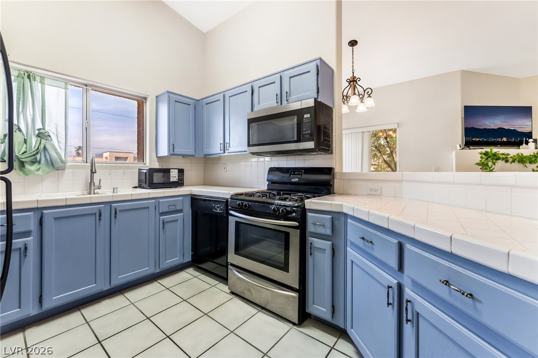 900 Heavenly Hills Court 213