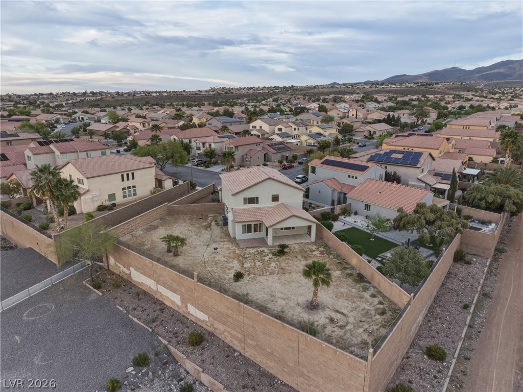 2943 Ainslie Lake Avenue