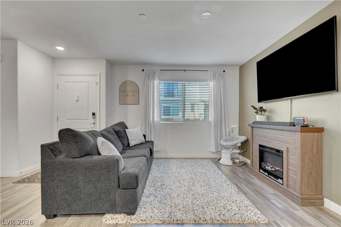 2650 Wimbledon White Court