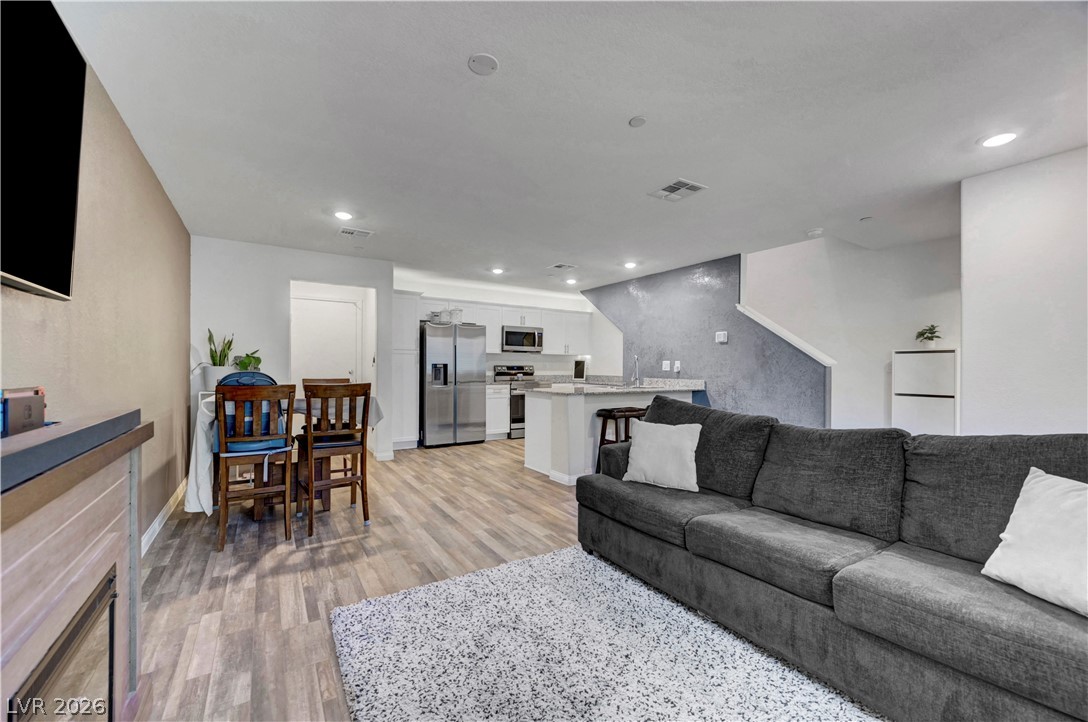 2650 Wimbledon White Court