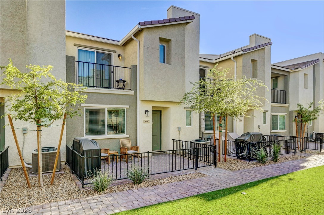 2650 Wimbledon White Court