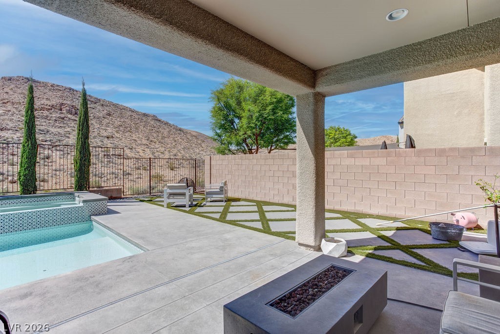 12735 Coastline Shadow Street