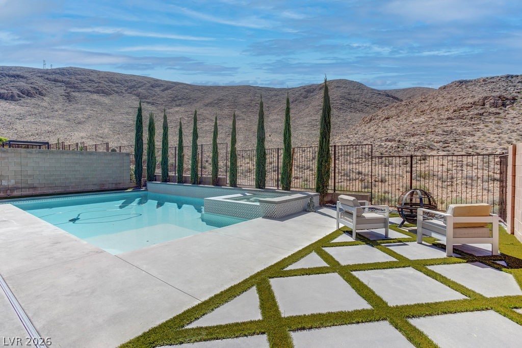 12735 Coastline Shadow Street