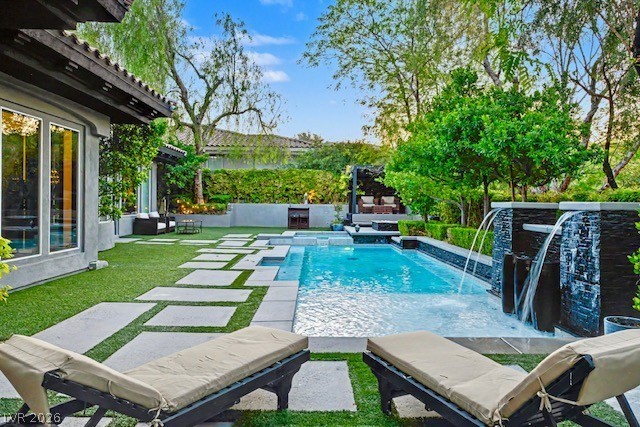 24 Panorama Crest Avenue