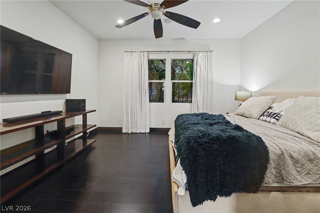 24 Panorama Crest Avenue