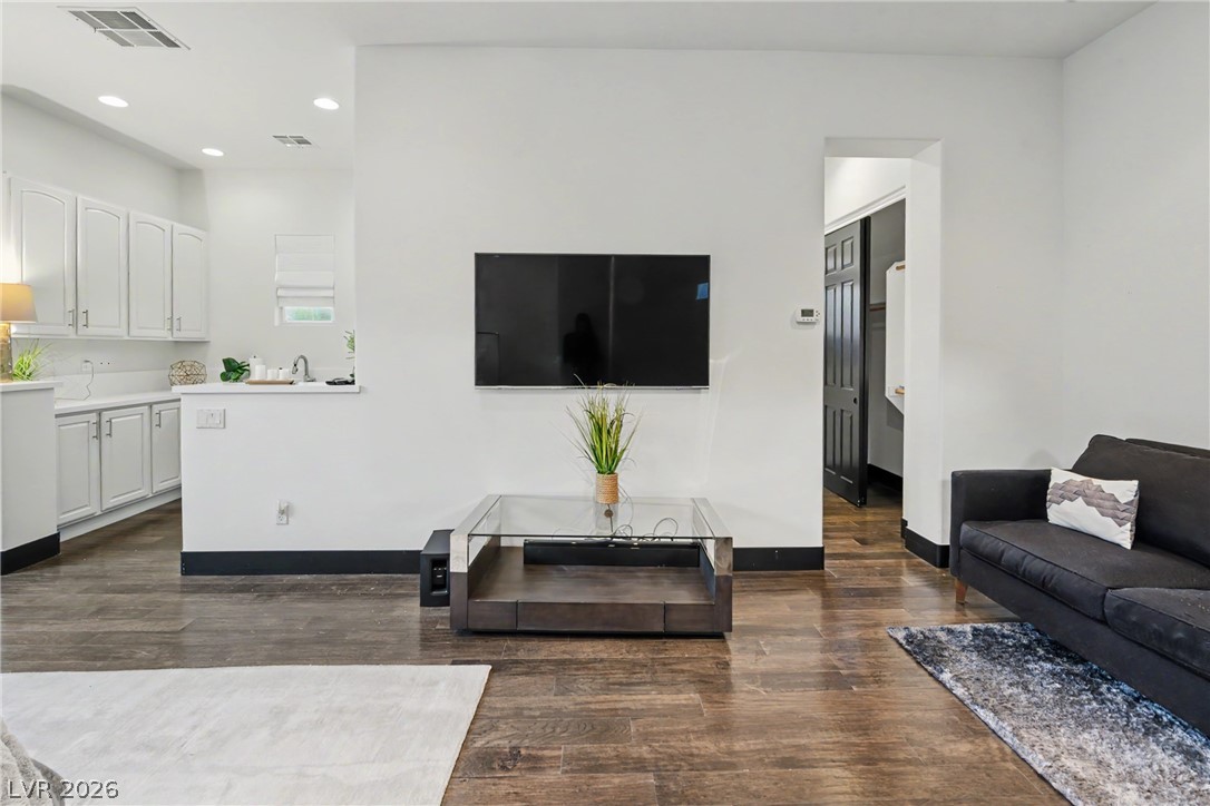 24 Panorama Crest Avenue