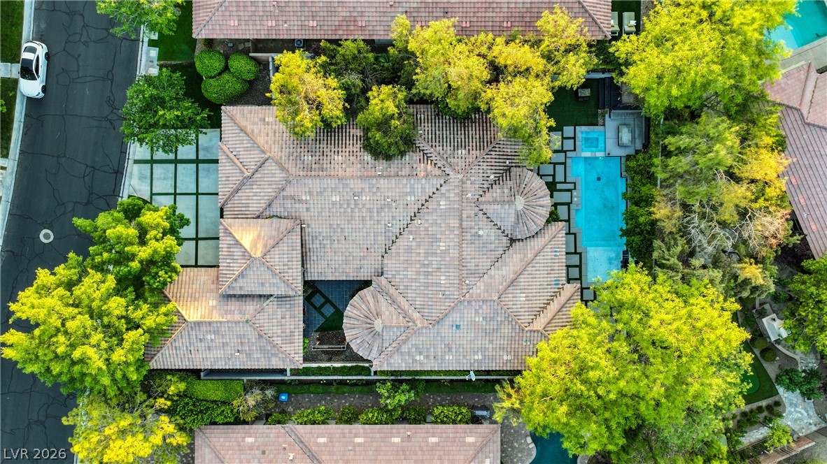 24 Panorama Crest Avenue