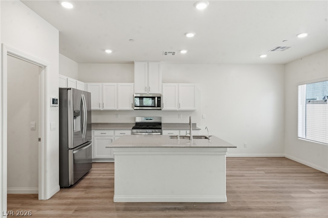 4706 Turquoise Cliffs Avenue