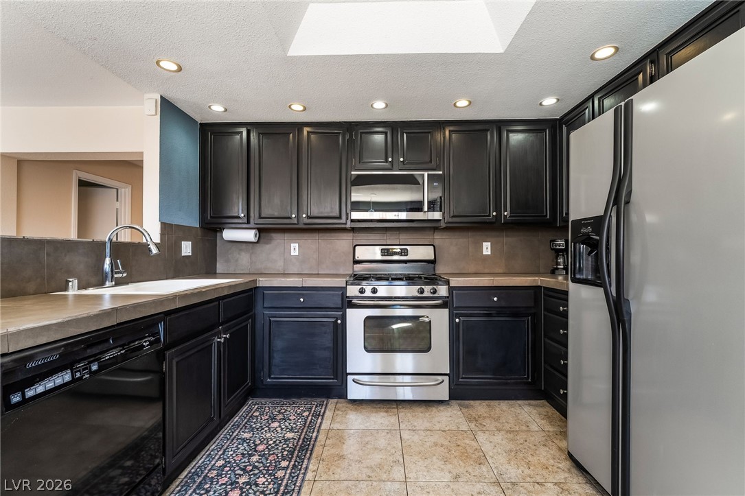 6741 Bodega Drive