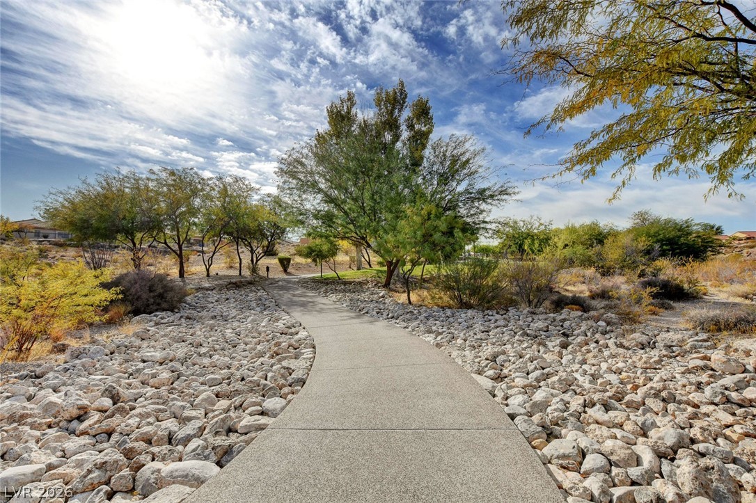 8421 Willow Point Court