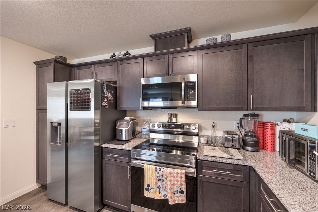 6816 Citron Mist Court