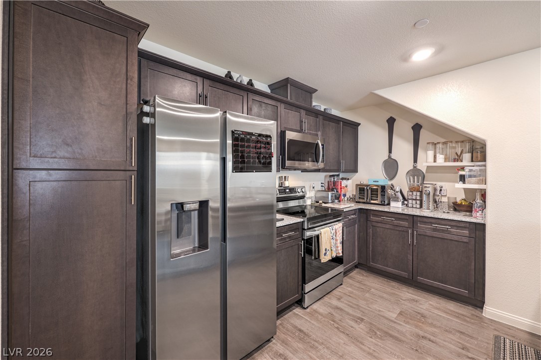 6816 Citron Mist Court