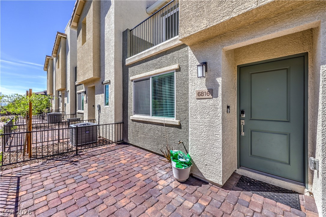 6816 Citron Mist Court