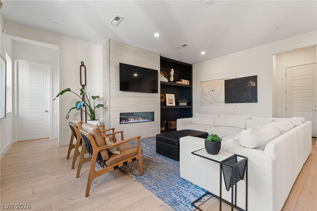 10125 Sequoia Glen Avenue