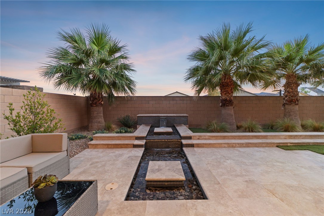 10125 Sequoia Glen Avenue