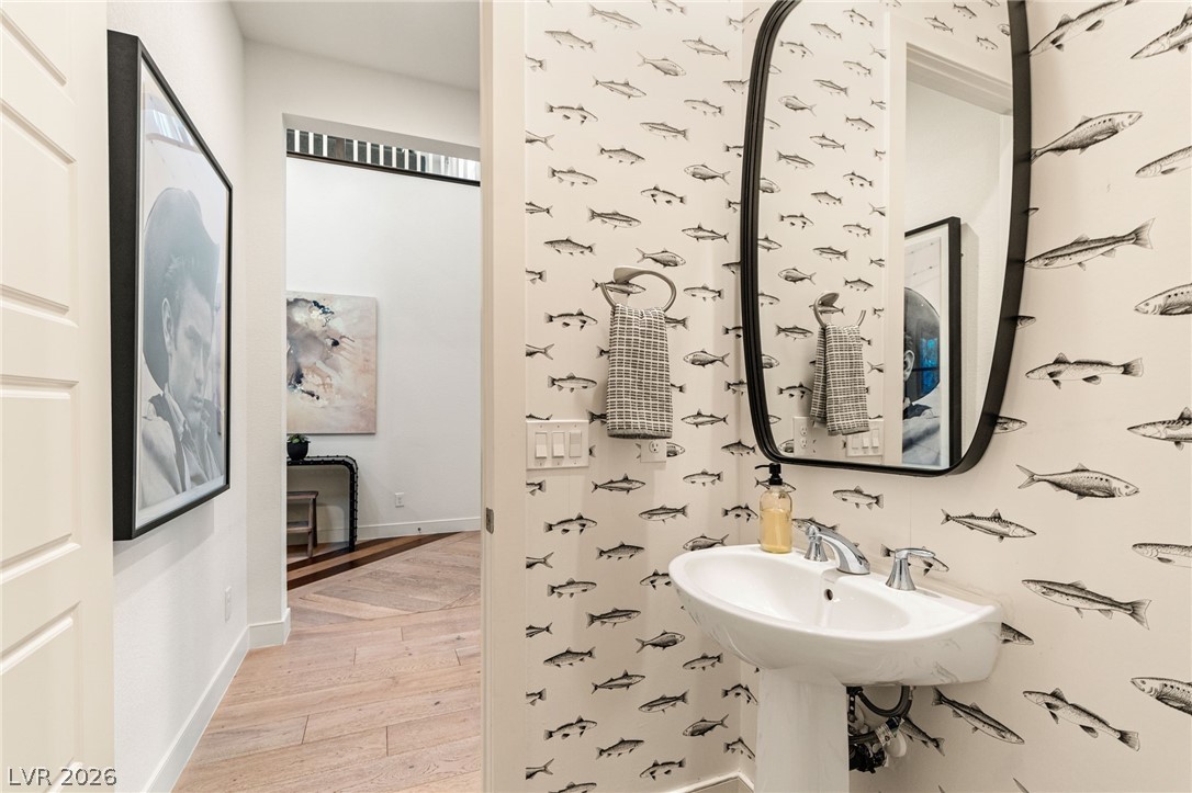 10125 Sequoia Glen Avenue