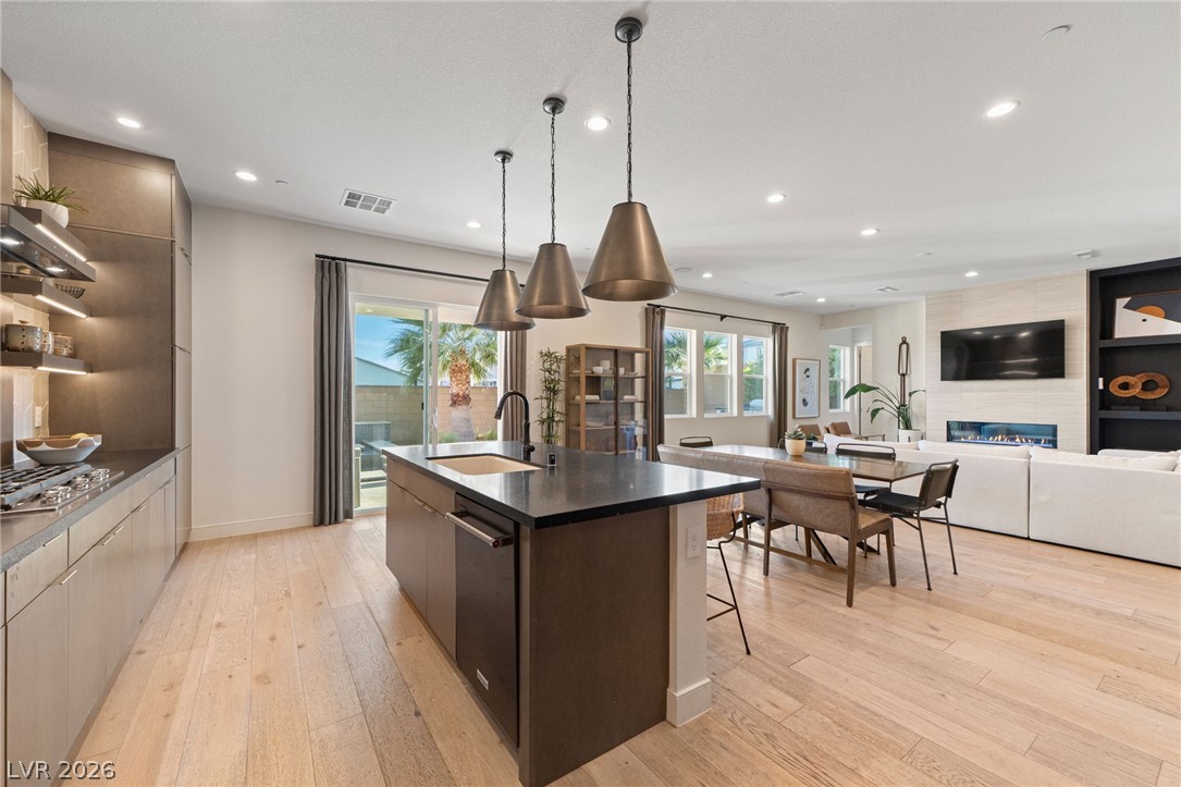 10125 Sequoia Glen Avenue