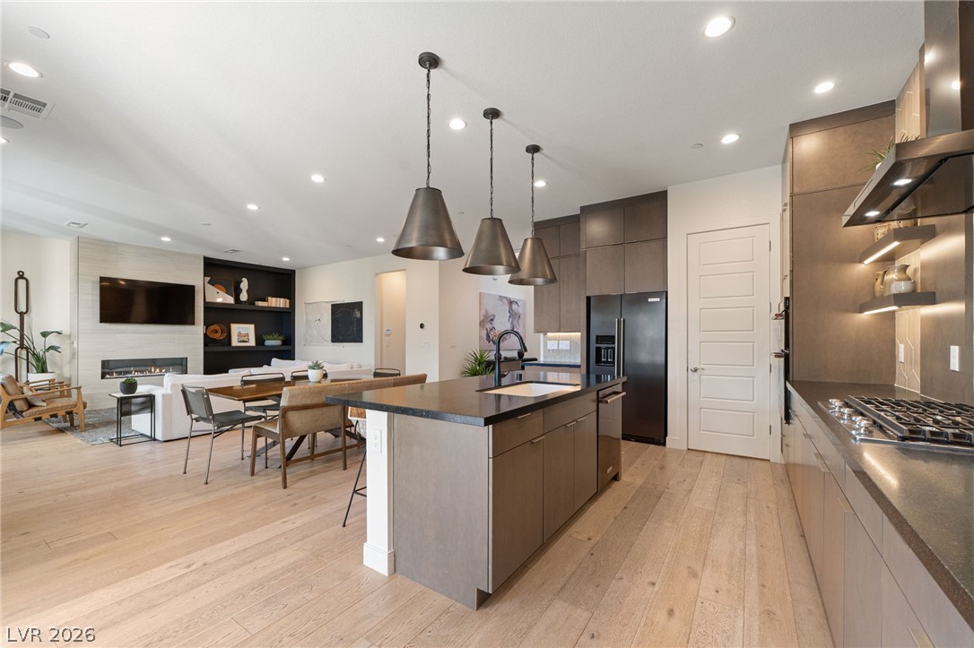 10125 Sequoia Glen Avenue