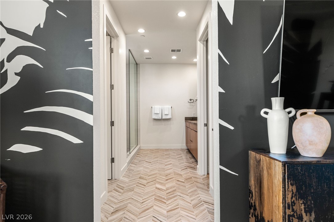 10125 Sequoia Glen Avenue