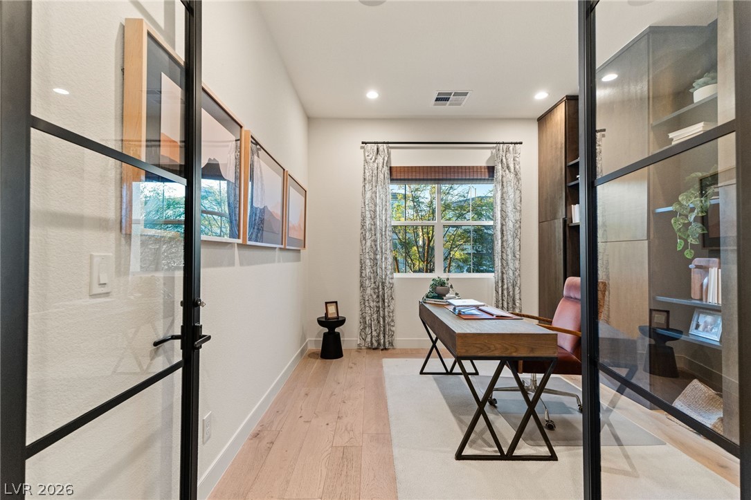 10125 Sequoia Glen Avenue