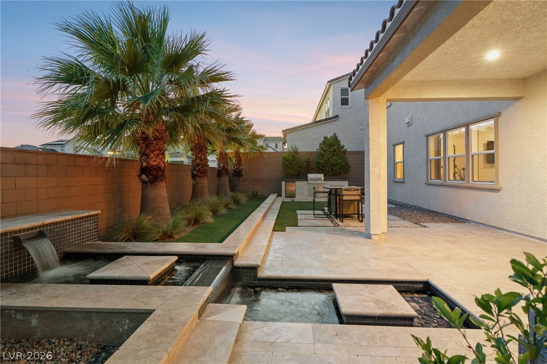 10125 Sequoia Glen Avenue