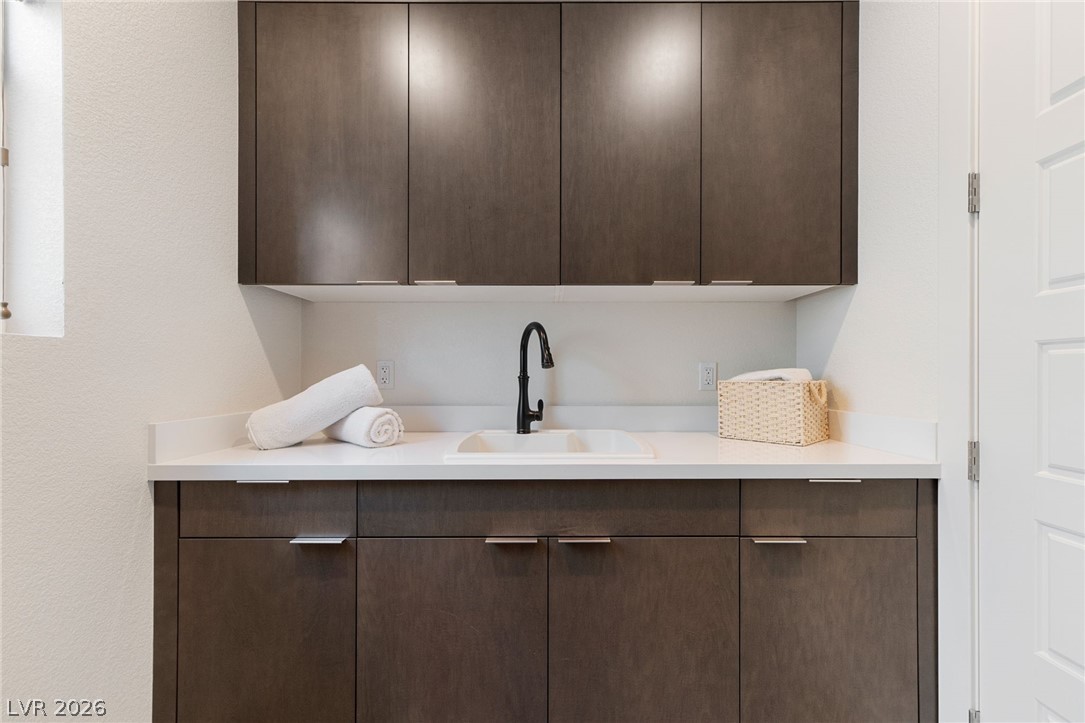 10125 Sequoia Glen Avenue