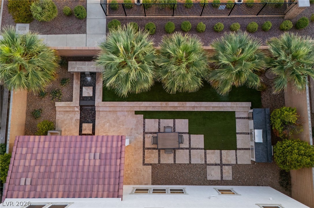 10125 Sequoia Glen Avenue