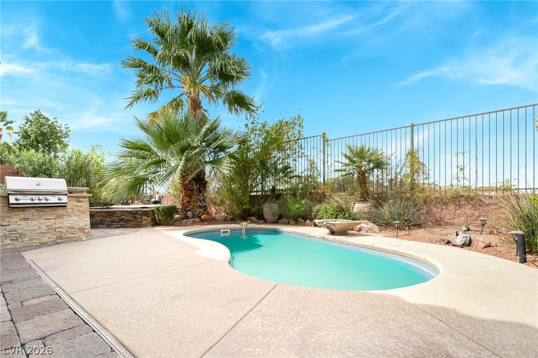 27 Contrada Fiore Drive