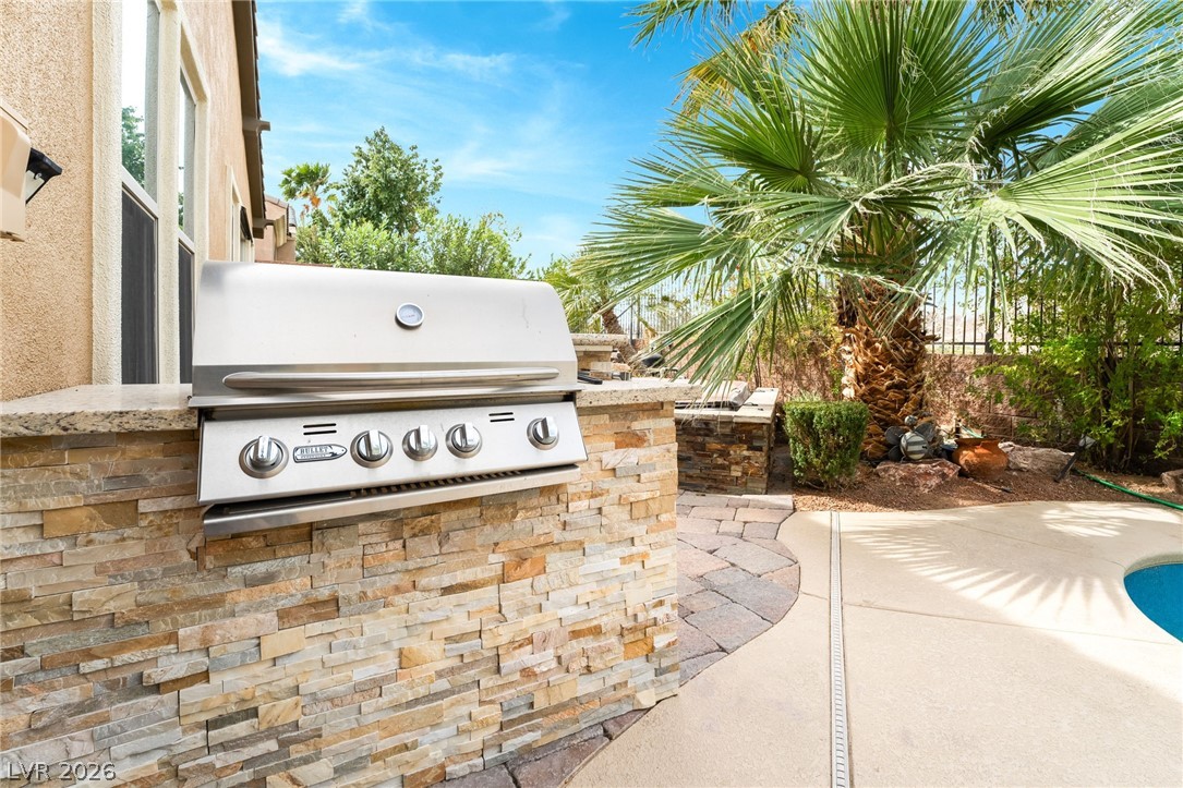 27 Contrada Fiore Drive