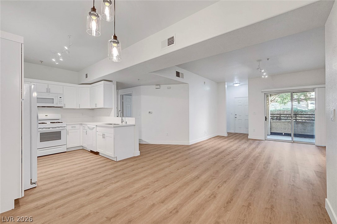 2291 West Horizon Ridge Parkway 5129