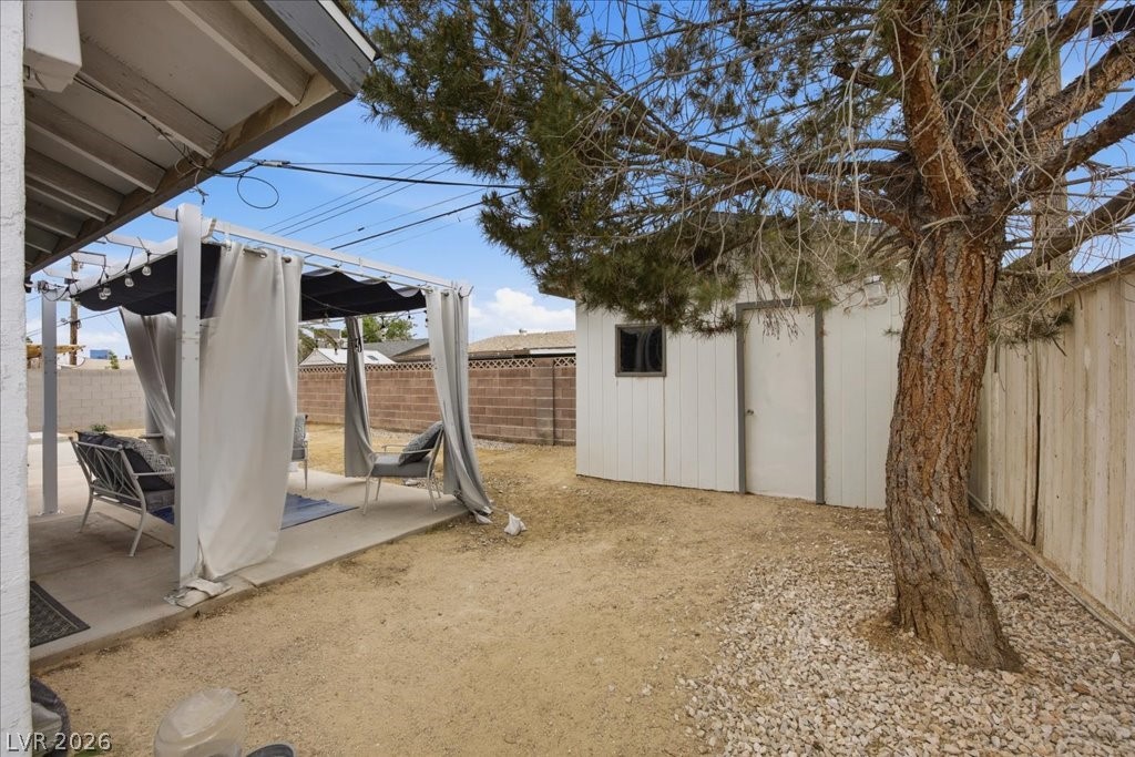 4221 Esmeralda Avenue