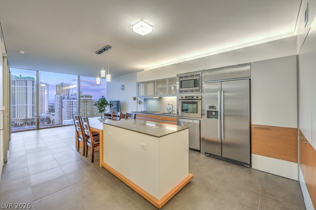 3722 Las Vegas Boulevard 1204