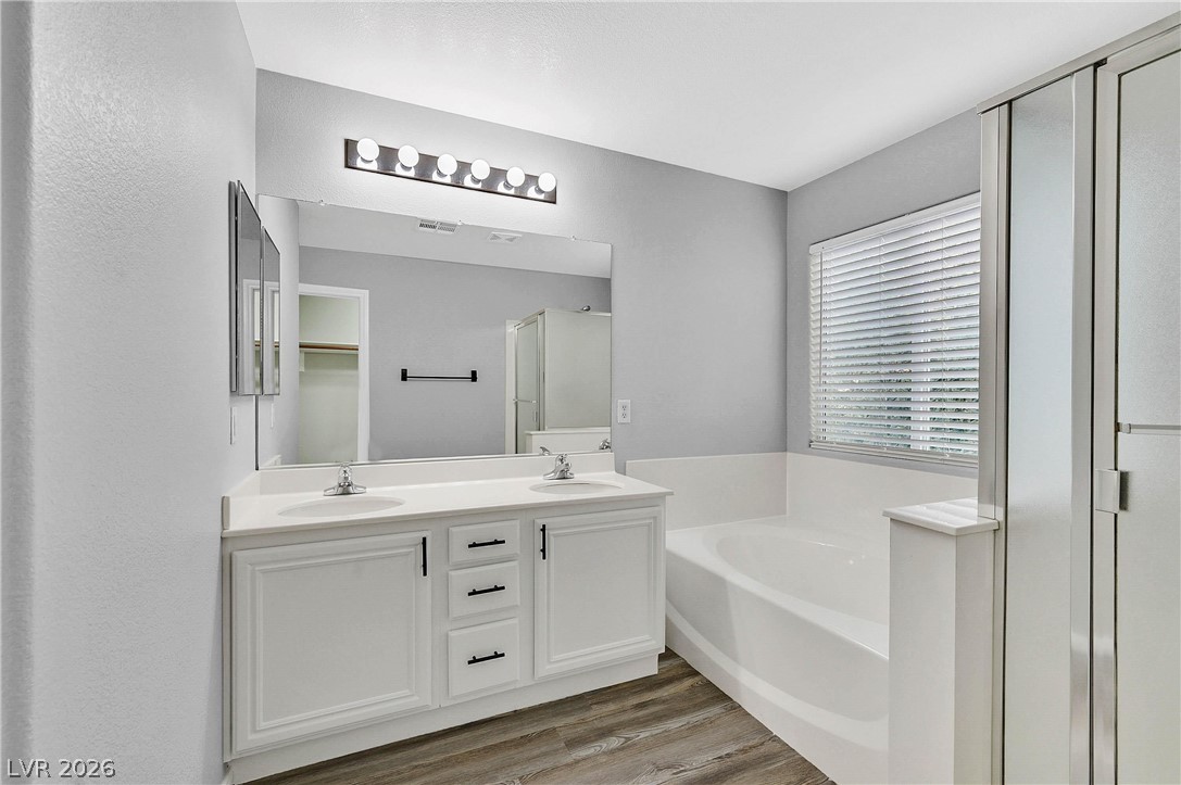 340 SILVERADO PINES Avenue .