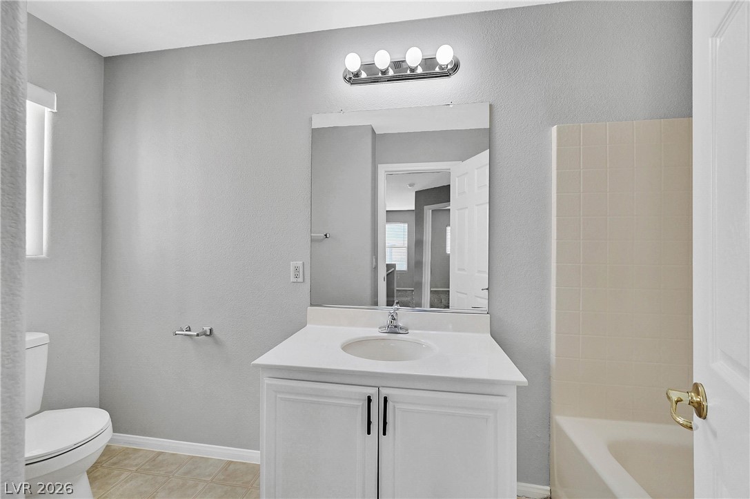 340 SILVERADO PINES Avenue .