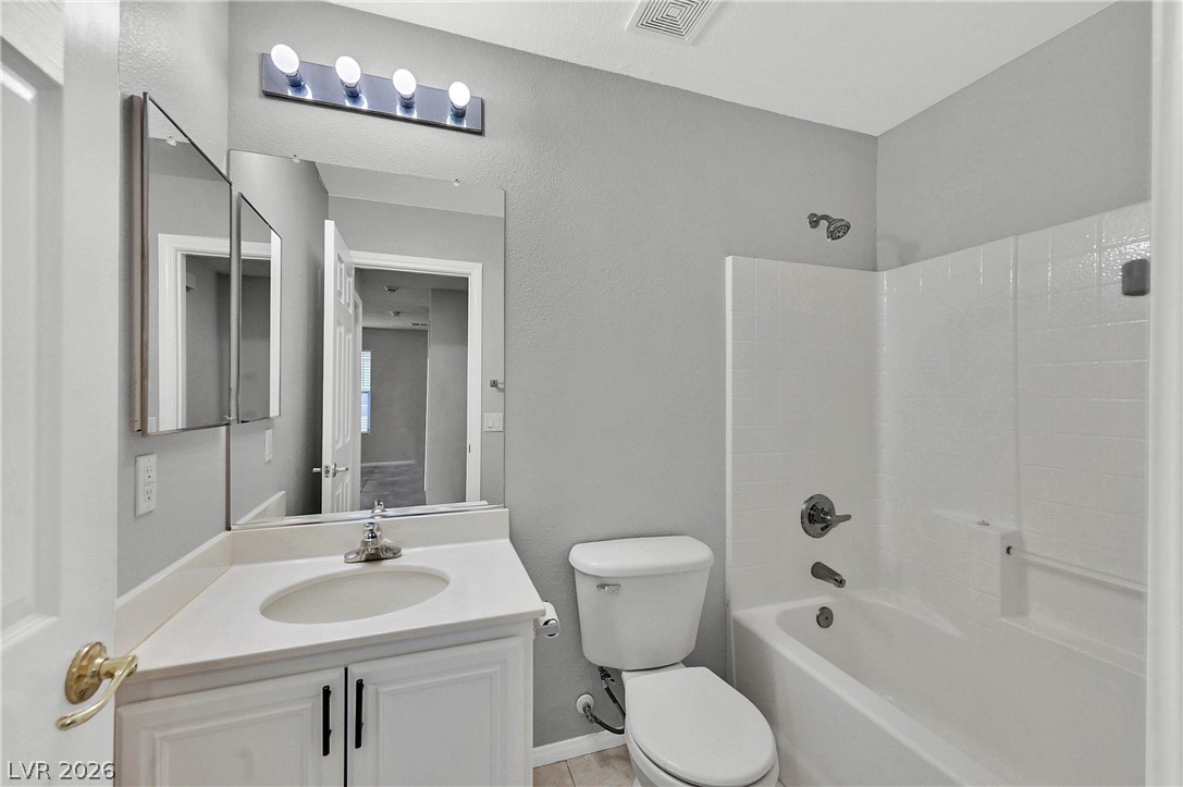 340 SILVERADO PINES Avenue .