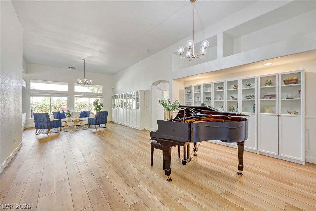2530 Vintage Rose Avenue