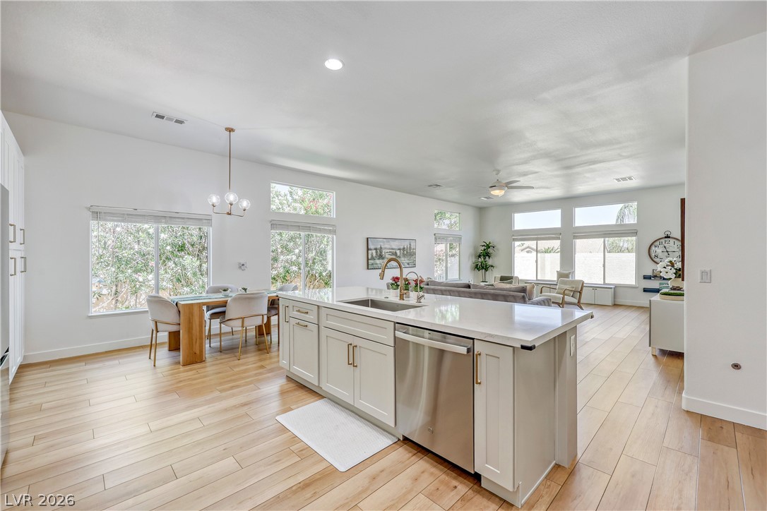 2530 Vintage Rose Avenue