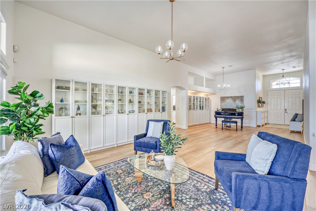 2530 Vintage Rose Avenue
