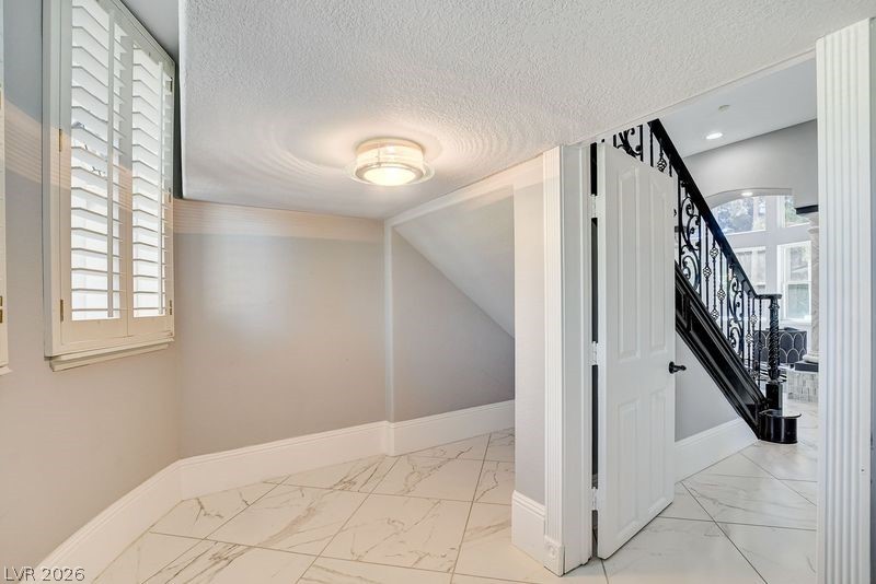 3465 Pama Lane